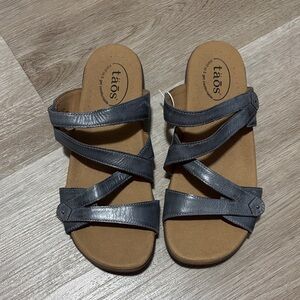 Taos Double U Sandal | Women 9